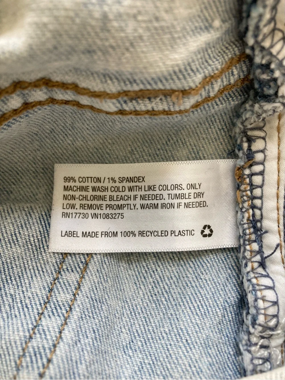 Universal Thread Vintage Straight Light Blue Acid Washed High-Rise Jeans
